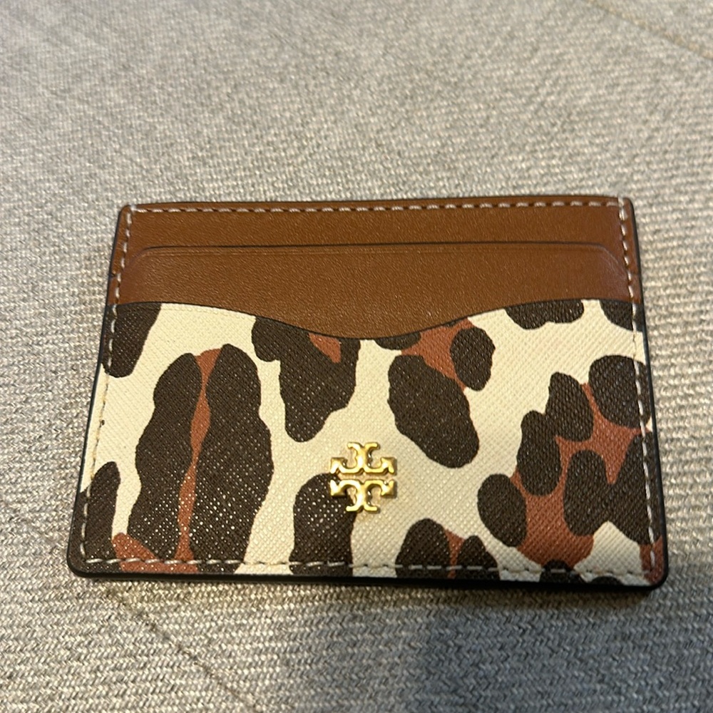 Tory Burch Emerson Printed Slim Card Case Wallet In Leopard Print